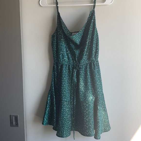 Green dress - Picture 1 of 2